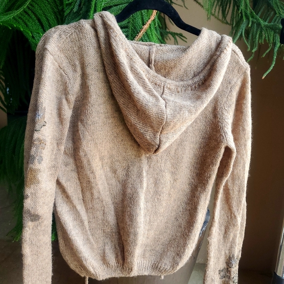 Lulumari Hooded Zip-Up Cropped Sweater - Picture 4 of 4